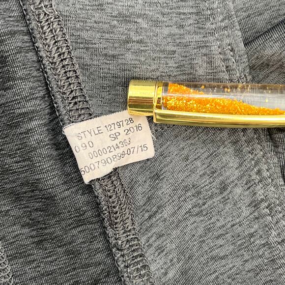 Under Armour Gray Stretchy Gym Workout Capri Pants No Size Tag - Picture 4 of 8